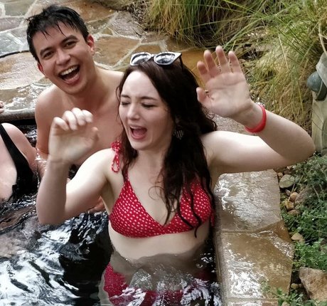 Fern Brady kunst nackt archiv