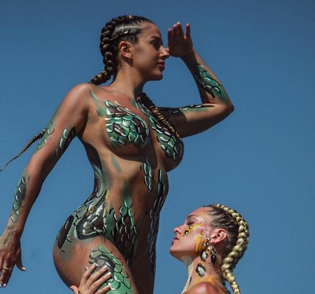 Kris Tee Lee schöne sexy galerien