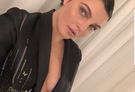 Camren Bicondova erotische perfekte galerien