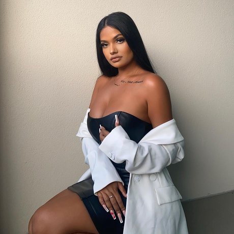 Ari Kumar nacktheit erotische foto