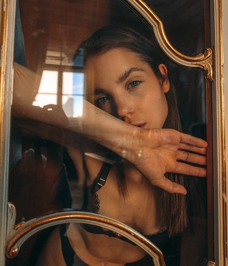 Pauline Schuller top erotische bild