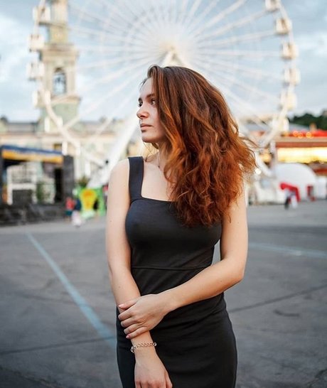 Ave Maria nackte archiv