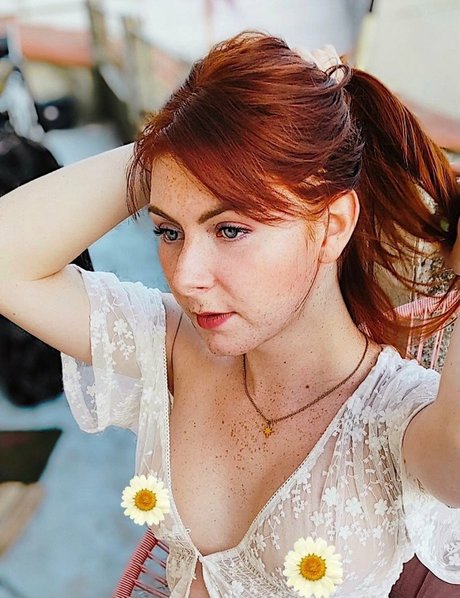 Elena Rose Burri schauspielerin sexy galerie