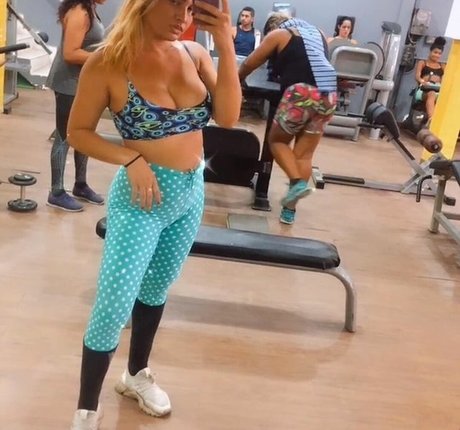 Cikarelly nackt nette bilder