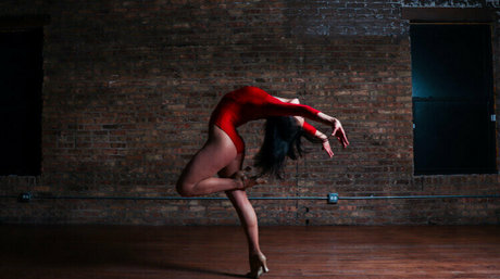 nosetomytoes model akt bild