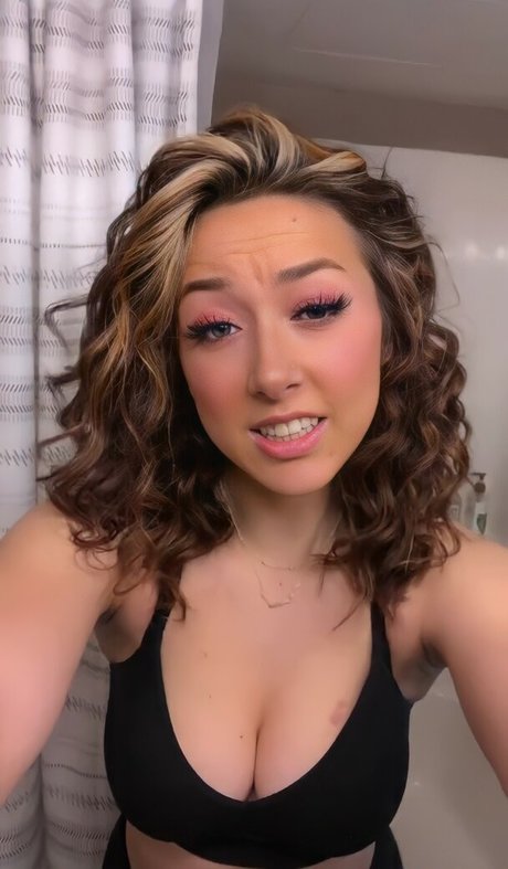 Presley Hine nacktheit heiße archiv