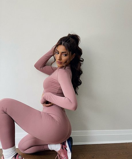 romitavlz model nacktheit foto