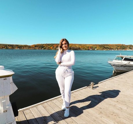 Alexandra Strambu nackt nette fotos