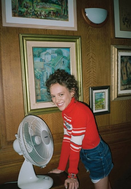 Shira Haas model nacktheit galerien