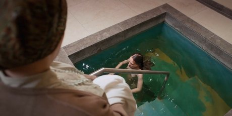 Shira Haas kunst pornographische galerie