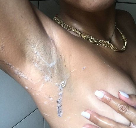 Julia Satto hd perfekte bilder