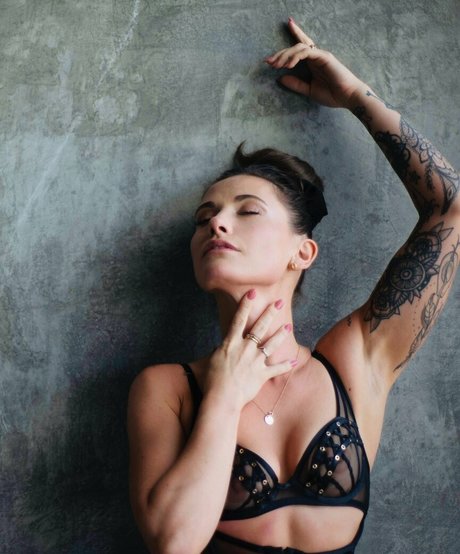 NuruQueenClaire top sex galerie