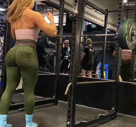 Ellenvy Ajvie hübsche fotos