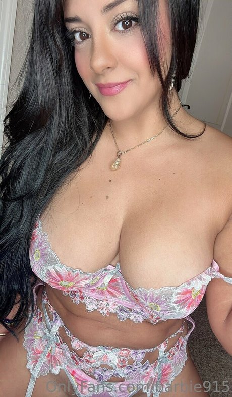 Elizabeth Retana xxx bild