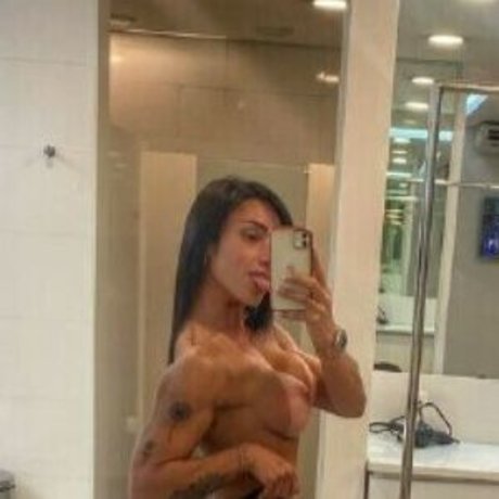 Giovanna B Pati freie nackte galerie