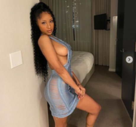 Nikkivictoria pornostar schöne galerien