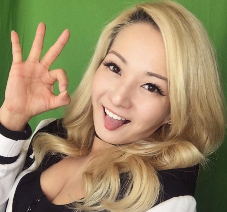 Reina Scully top sex bilder