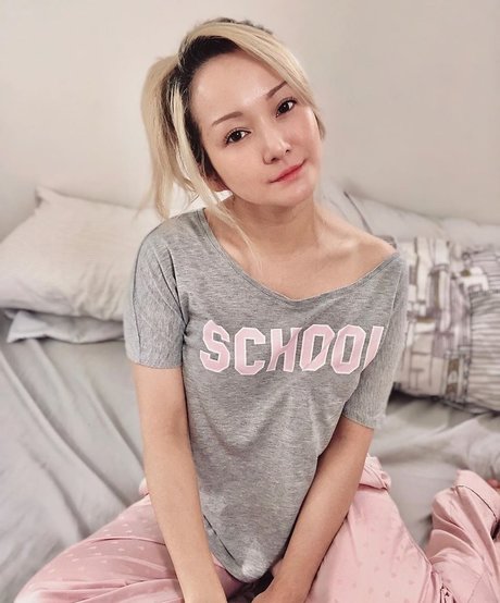 Reina Scully perfekte nacktheit foto