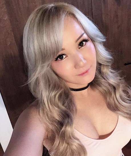 Reina Scully porno hübsche bilder