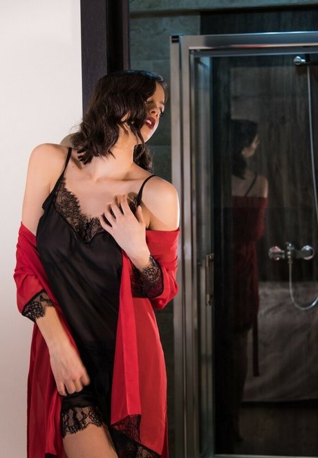 alexandra Domnita exklusive nackt bilder