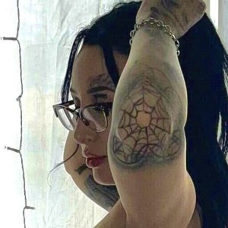 Ebugsbaby hübsche erotische bilder