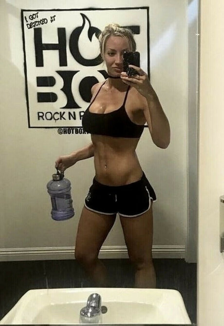 WomenMetal freie nacktheit bild