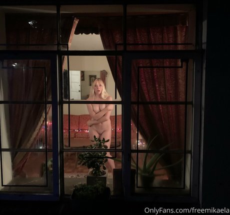 Freemikaela model top foto