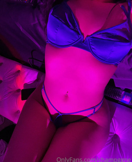 Champggne schauspielerin schöne fotos