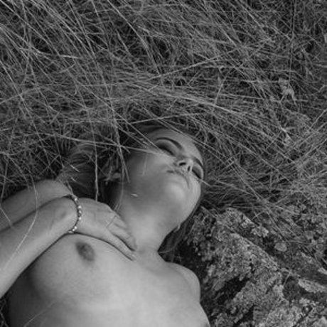 Emma Skau kunst nackt bilder