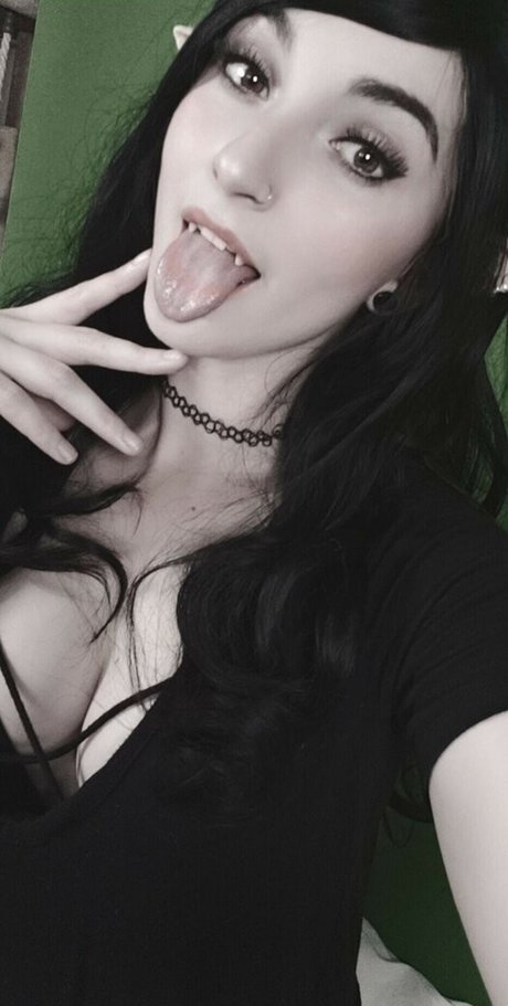 Helloiamkate model nackten bild