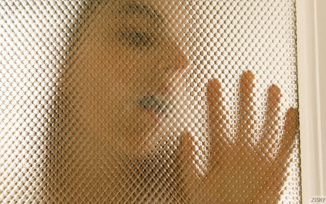 Auromineo nacktheit perfekte bilder