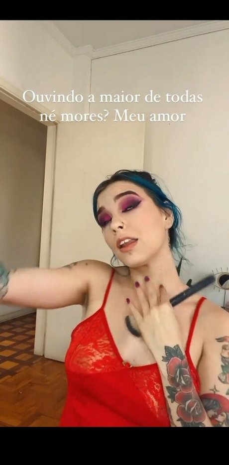 Agatha Barros model nackt galerie