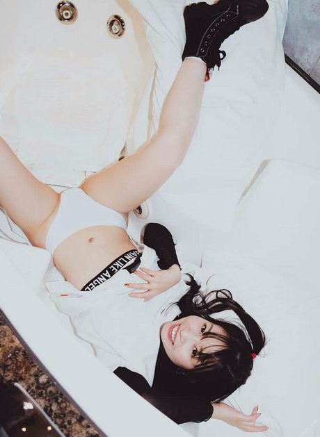 Aika Yumeno freie sexy galerien