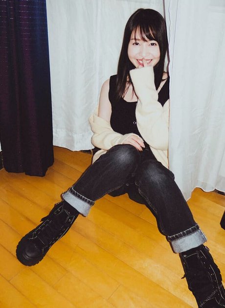 Aika Yumeno top hd fotos