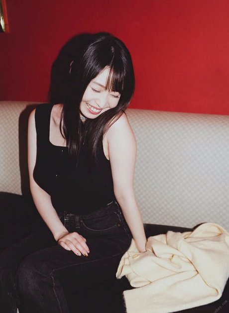 Aika Yumeno kostenlose nackten archiv