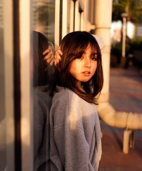 aus onlyfans erotische erwachsene archiv