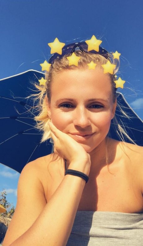 Julia Simic freie porno galerie