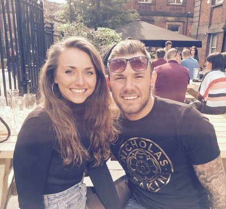 Charis Lister heiße akt fotos