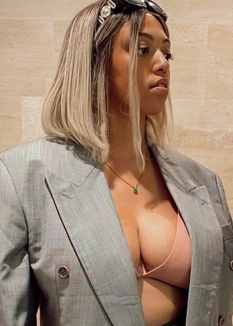 Mahalia Burkmar schauspielerin perfekte fotos