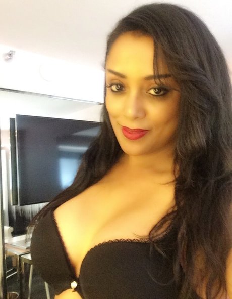 Shana Mangatal hd pornographische galerie