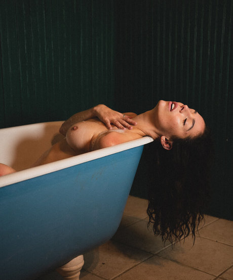 Jjuuulless erotische nacktheit bild