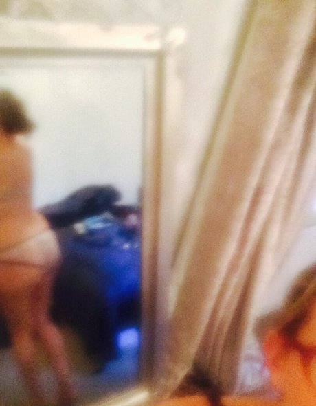 Olivia Lee top sex bild