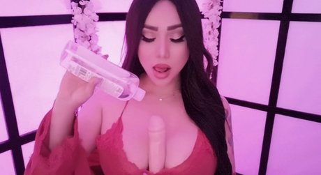 Annie Luminoso porno exklusive bild