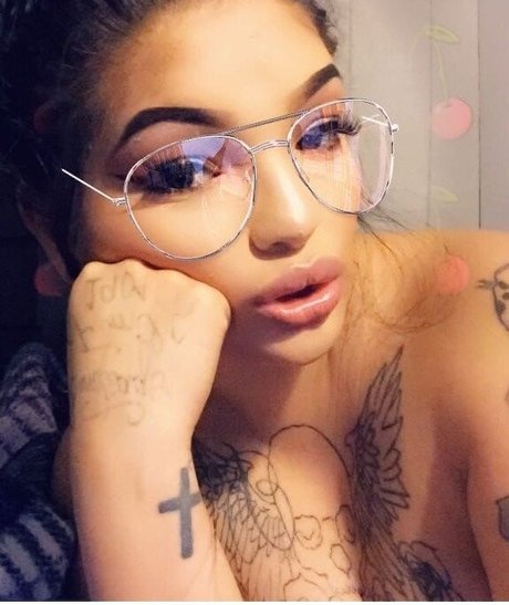 Mimi Latina Amateur hübsche erotische fotos