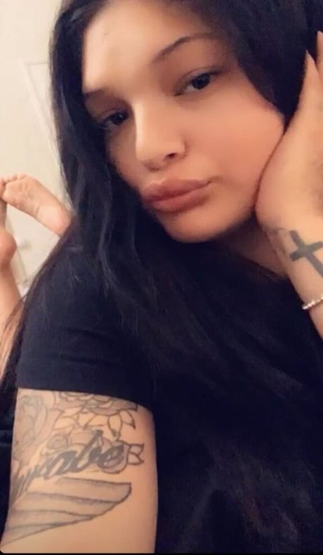 Mimi Latina Amateur top nackt archiv