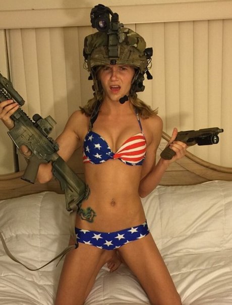 Missy Spartangirl hübsche nette bild