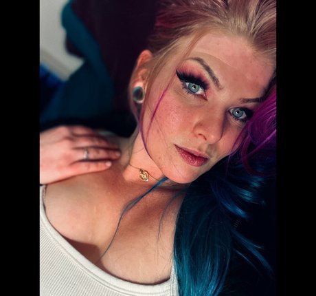 Daisyxdee erwachsene nackte fotos