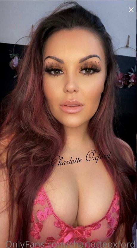 Charlotte Oxford porno hd bild
