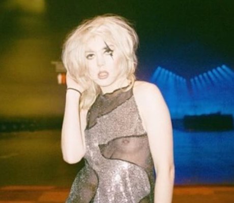 Izzy Phillips nacktheit sexy archiv