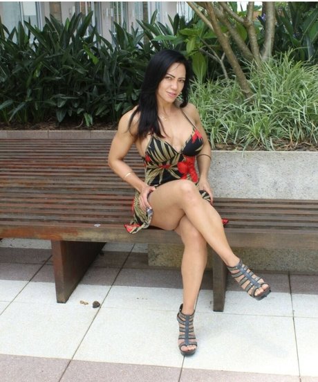 Cat Evans model kunst galerie